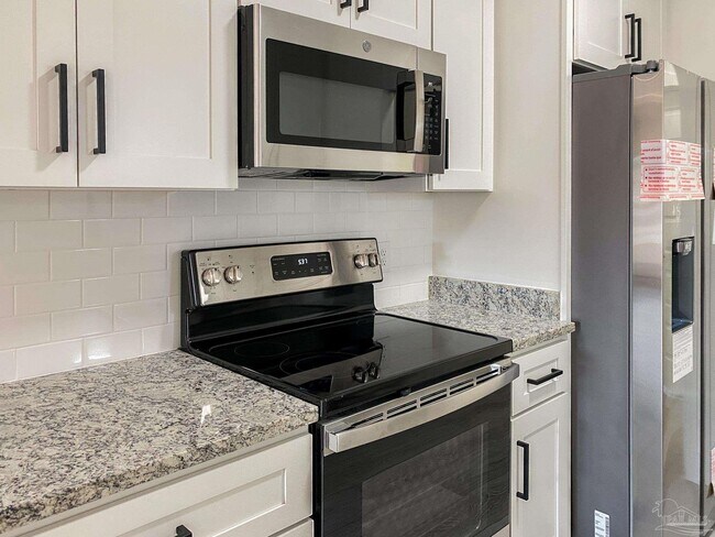 Building Photo - 440 Hancock Ln