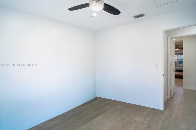 Building Photo - 135 Essex Rd