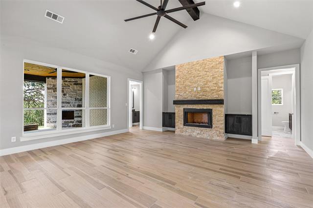 Building Photo - 1064 Glenoaks Dr