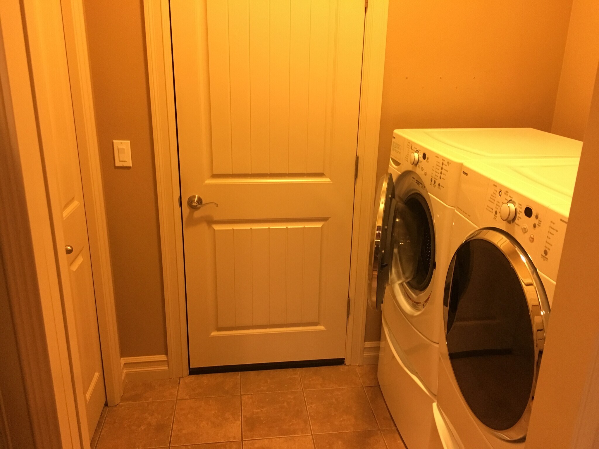 laundry - 2060 SW Kendra St