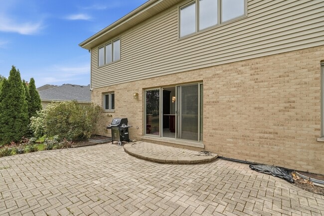 Building Photo - 14031 Preston Dr