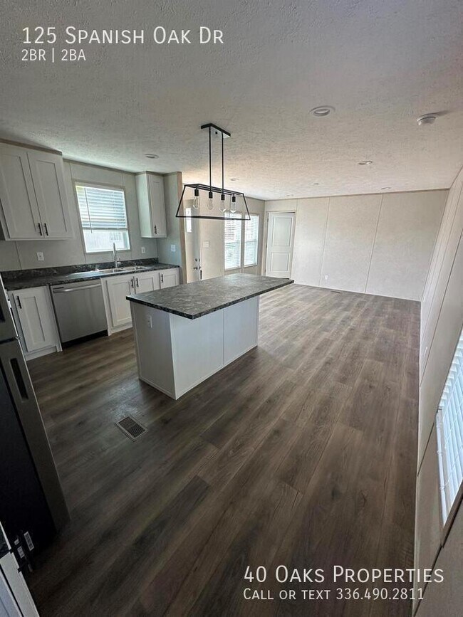 Building Photo - 125 Spanish Oak Dr