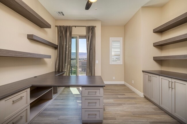 Building Photo - 55 or Older - Guard Gated Community in Sum...