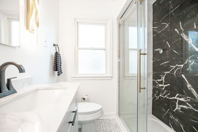 Building Photo - Bayard Luxe Hot Tub Escape