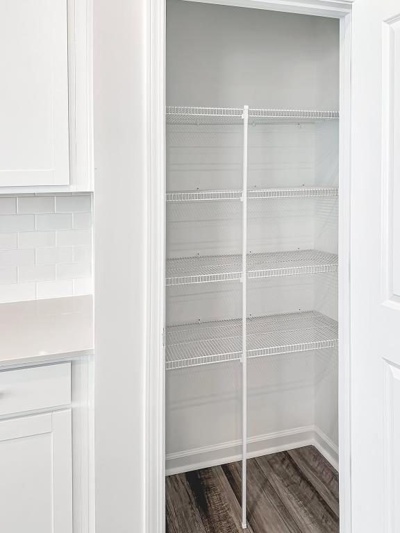 Building Photo - 911 Pilot St