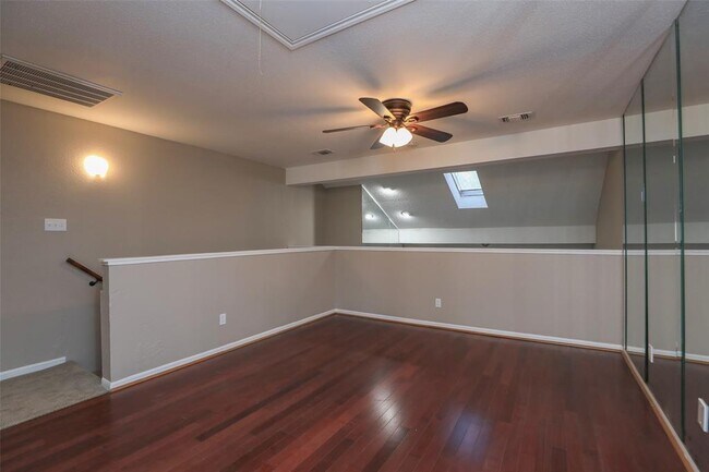 Building Photo - 16800 Sugar Pine Dr