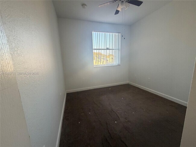 Building Photo - 1692 SE 29th Ct