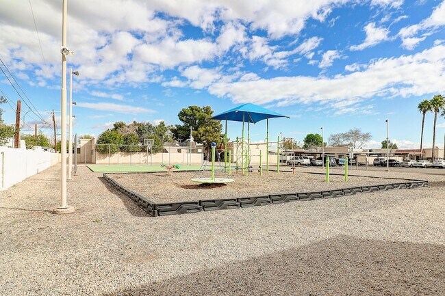Building Photo - 17032 N 16th Dr