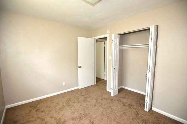 Building Photo - 278 Appian Ave