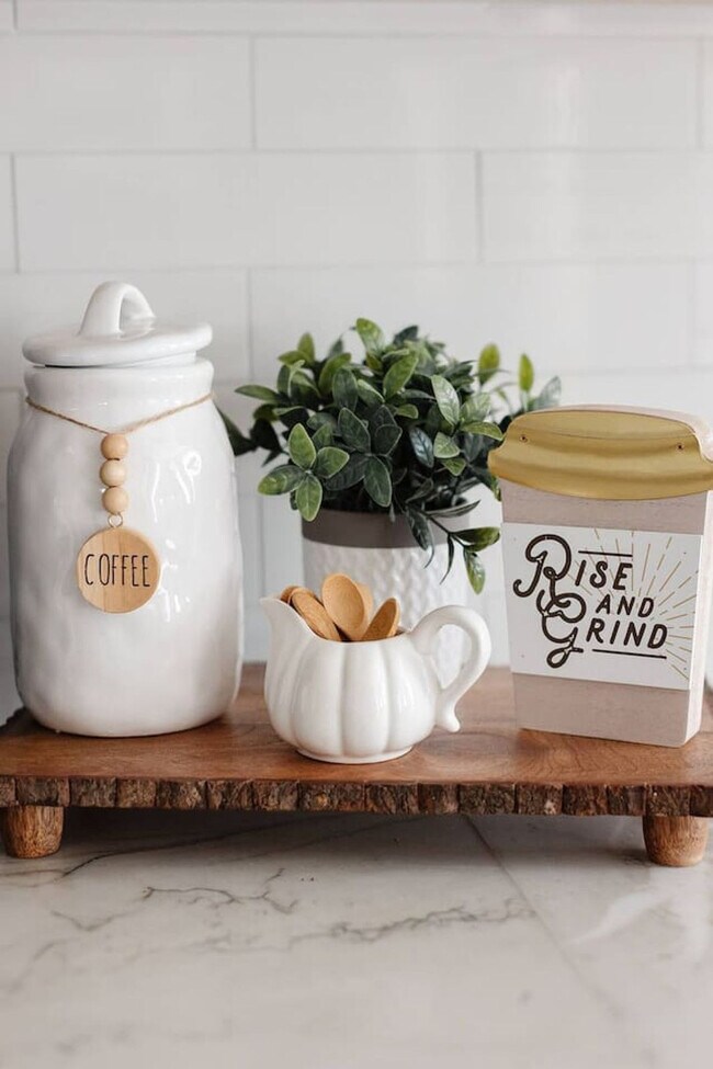 Building Photo - 2372 E Sequoia Dr