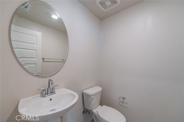 Building Photo - 40277 Birchfield Dr