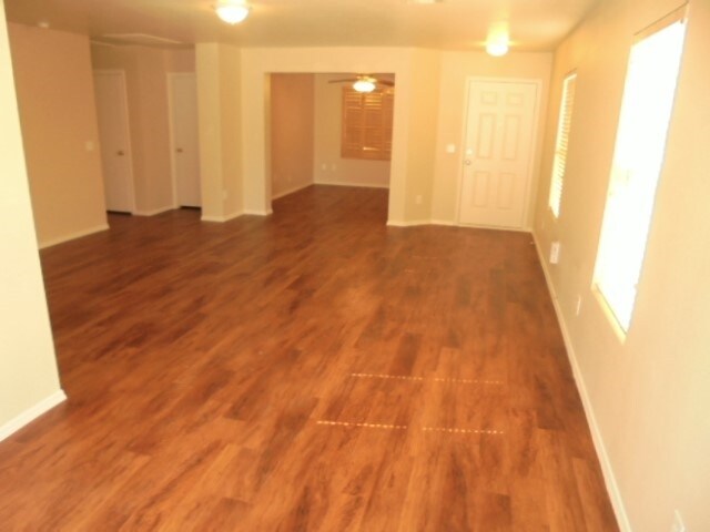 Building Photo - 10778 W Louise Dr