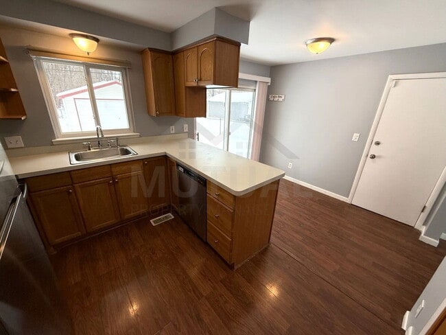 Building Photo - 39533 Cather St