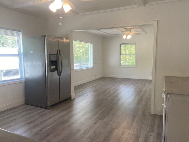 Building Photo - Single Family Home in Branson