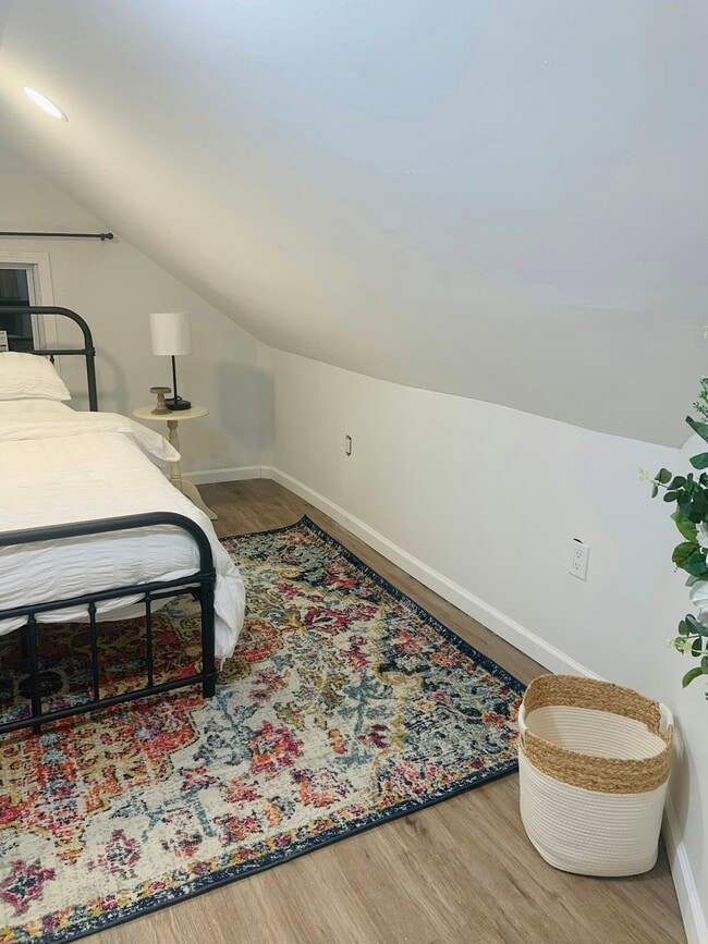 Building Photo - 624 Jefferson Ave