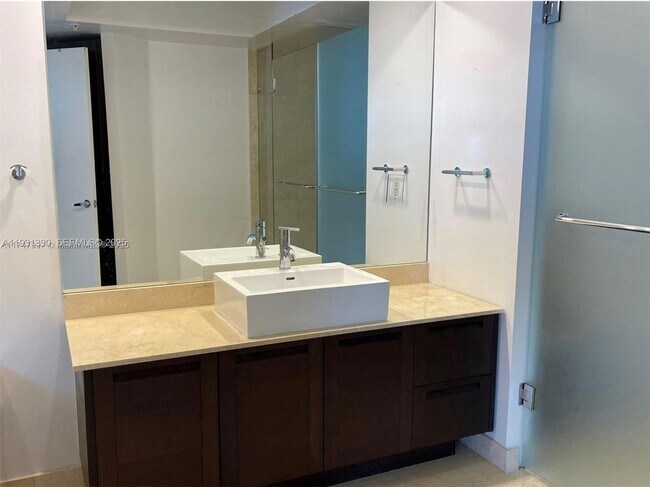 Building Photo - 250 Sunny Isles Blvd