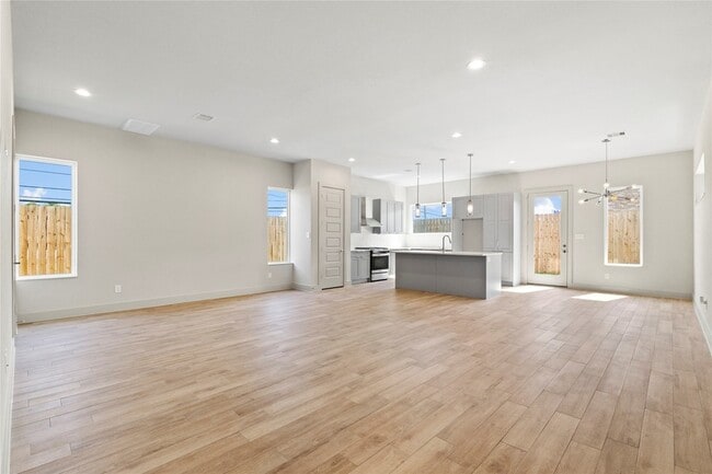 Building Photo - 5726 Rucio Ln