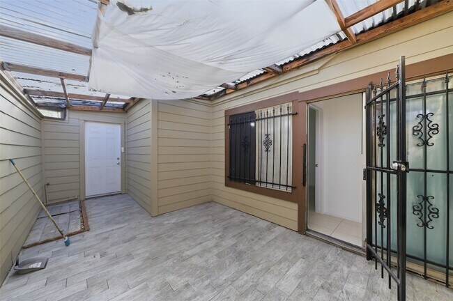 Building Photo - 12503 Newbrook Dr