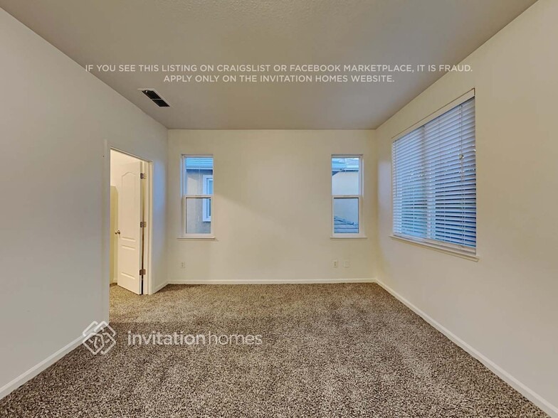 Building Photo - 18 Outer Banks Pl