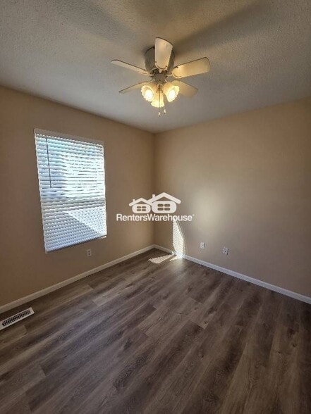 Building Photo - 2 Spring Hill Cir
