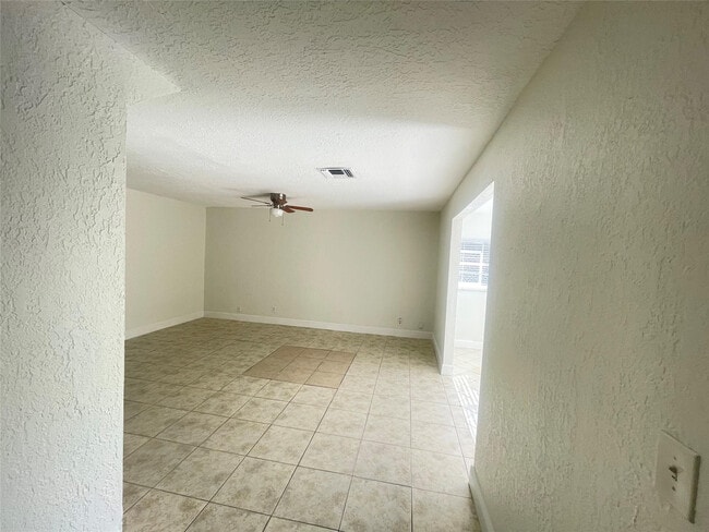 Building Photo - 8010 SW 7th St