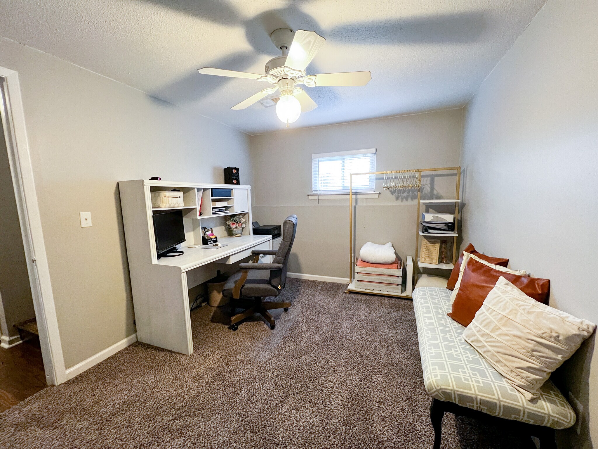 Building Photo - 323 SE Melody Ln