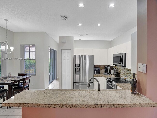 Building Photo - 938 Bluewood Terrace