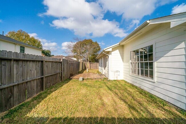 Building Photo - 2603 Desert Sage Dr
