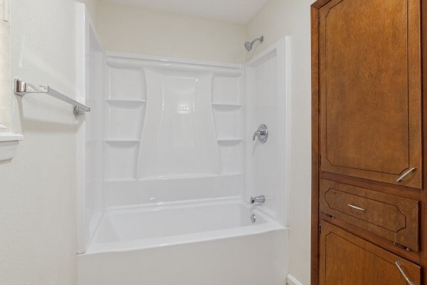 Building Photo - 407 Holly Ln