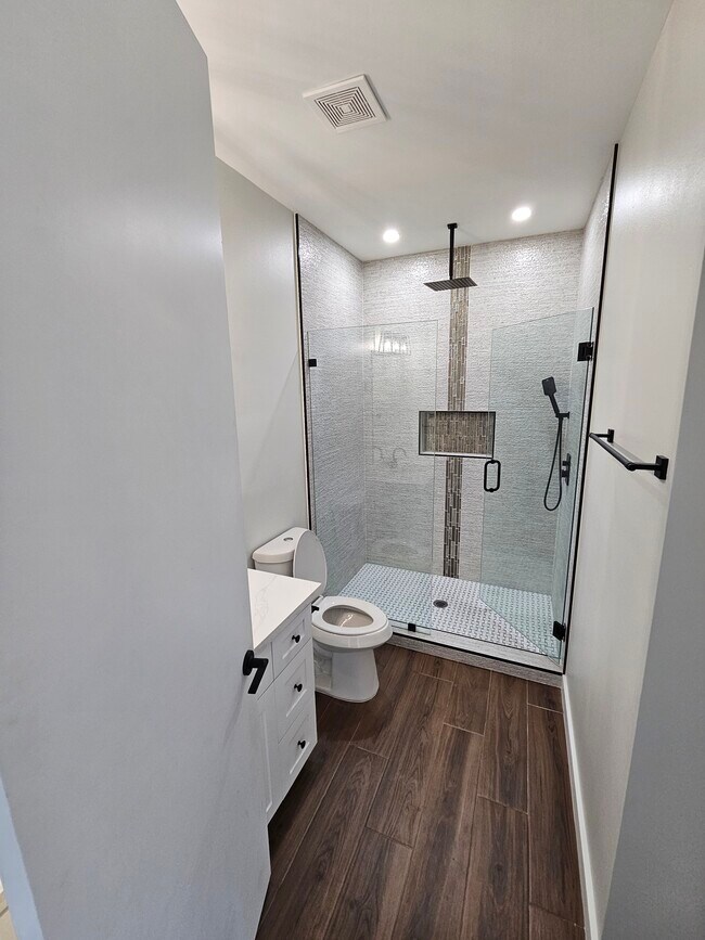 Building Photo - 5303 N Crown Pt