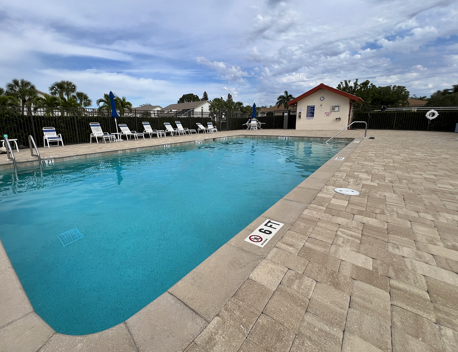 Steps to neighborhood pool - 13193 Whitehaven Ln