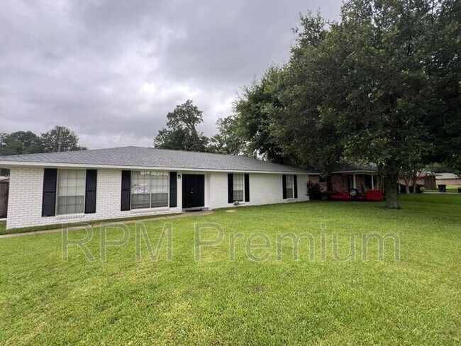 Building Photo - 464 Wilton Dr