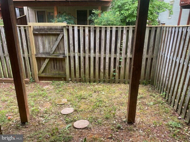 Building Photo - 5713 Wood Creek Ln