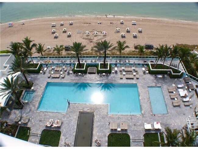 Building Photo - 2711 S Ocean Dr