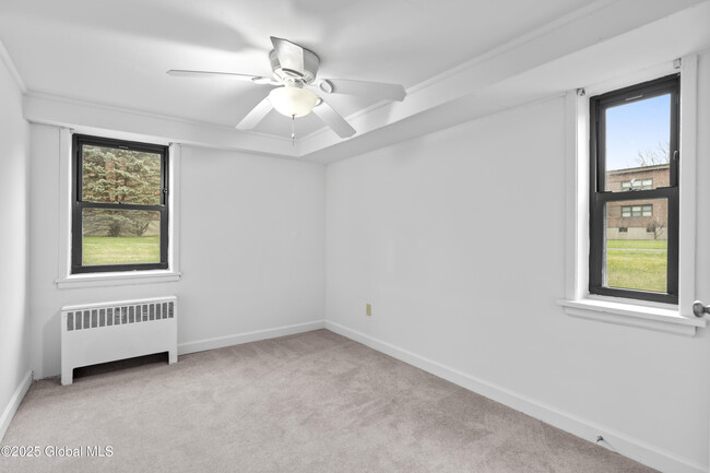 Building Photo - 421 Livingston Ave