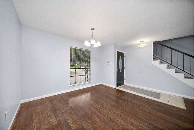 Building Photo - 21627 Park Brook Dr