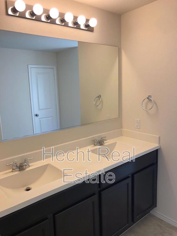 Building Photo - 836 Hillrose Dr