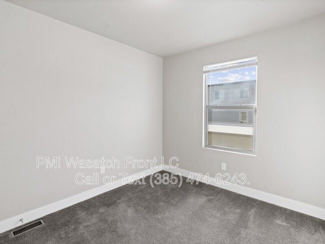Building Photo - 4721 W Zig Zag Rd