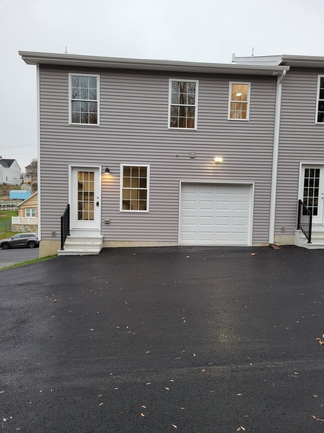 Building Photo - 308 E Nesquehoning St