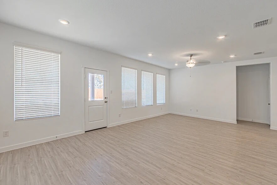 Building Photo - 1357 Rockwell Dr