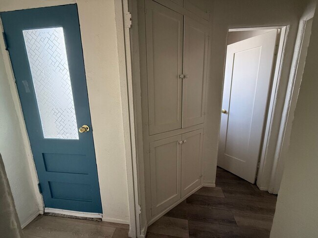 Building Photo - Charming Apartment on West Valley Boulevar...