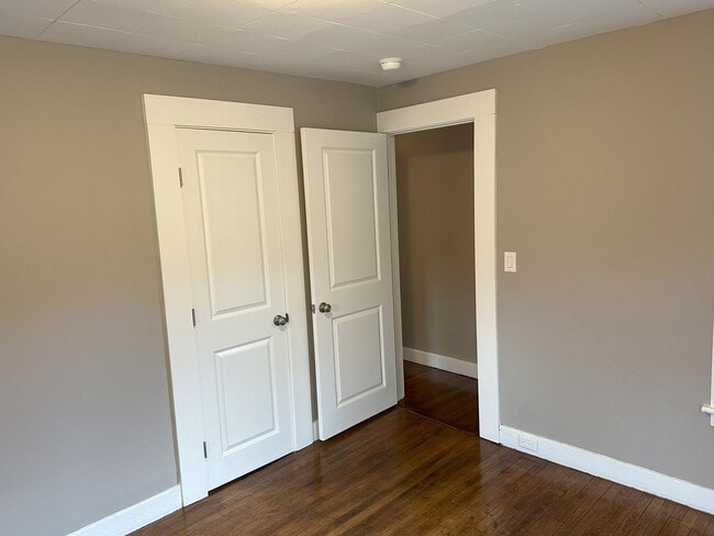 Building Photo - Fully Remodeled 3 Bedroom Single Family Home