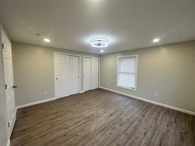 Building Photo - 5 Ashford St