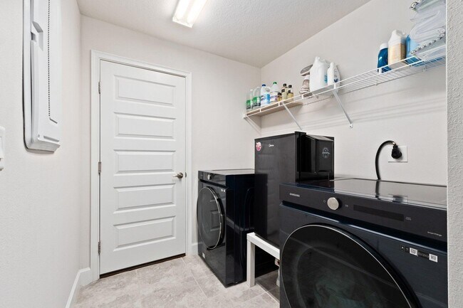 Building Photo - 8324 Amalfi Cir