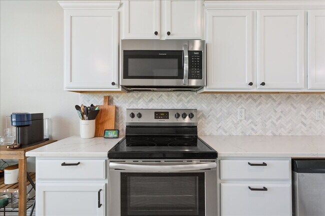 Building Photo - 2120 Blackhawk Lp