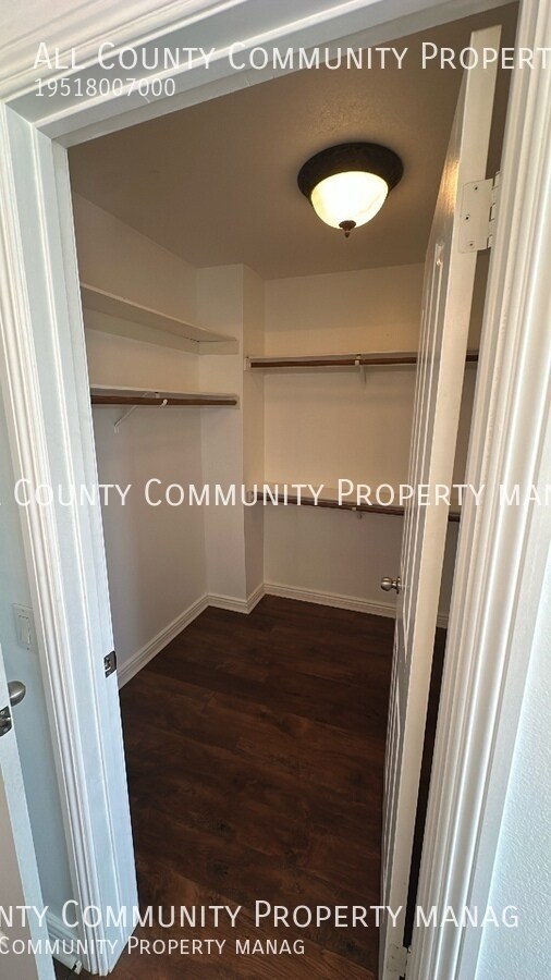 Building Photo - 16285 Capella St