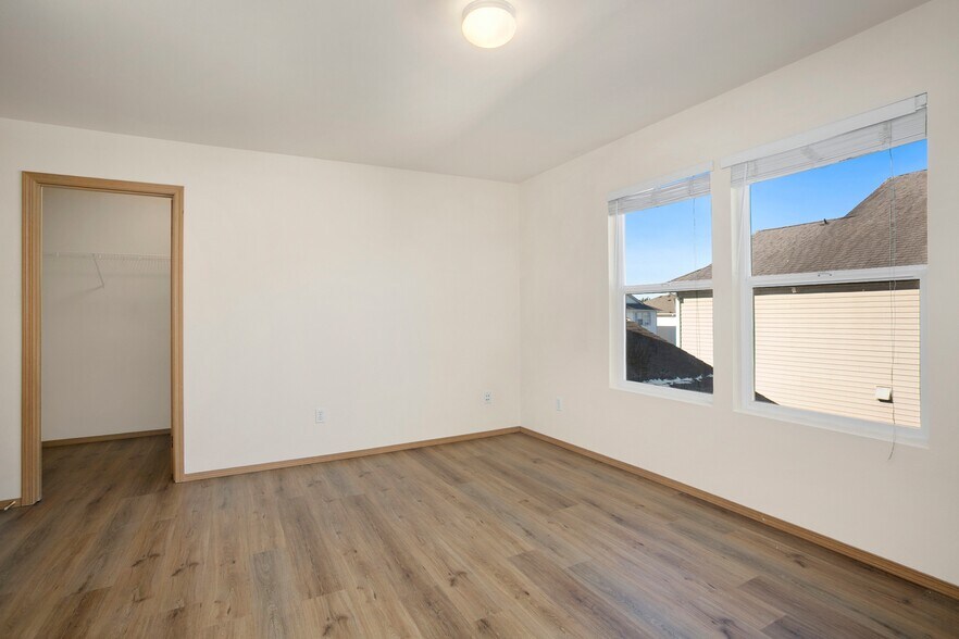 Building Photo - 12530 SE 299th Pl