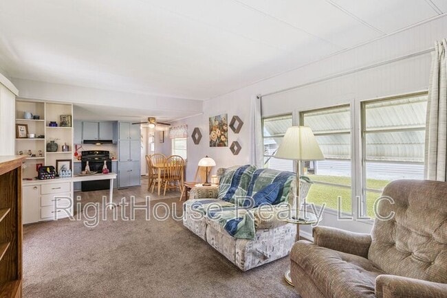 Building Photo - 77 Wildwood Ln