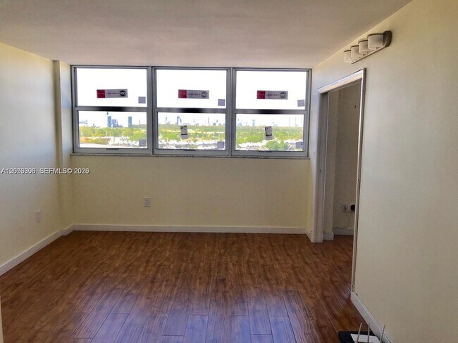 Building Photo - 13155 Ixora Ct