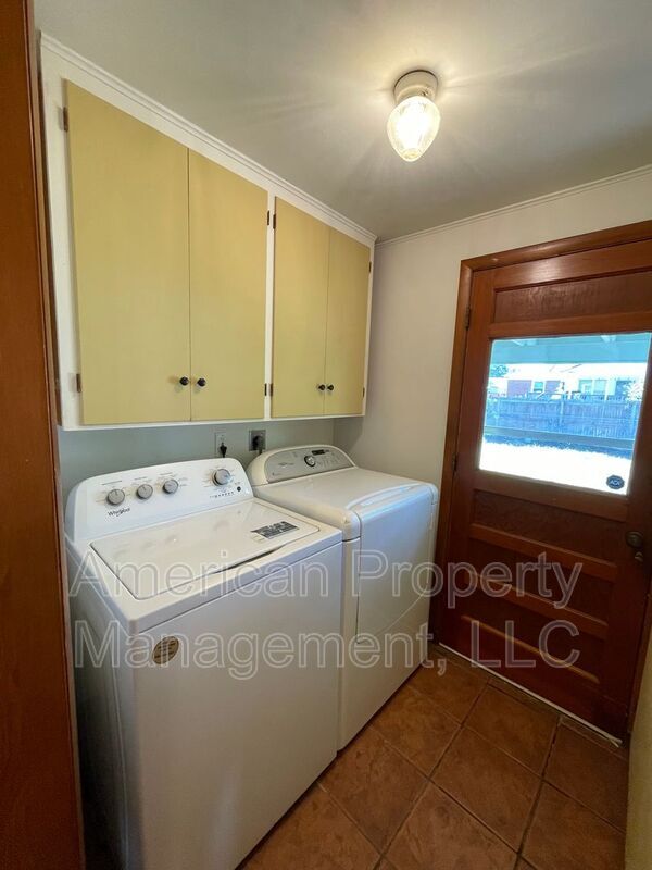 Building Photo - 2644 S Winston Ave